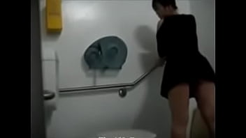 hd pulsating students chich in toilet best
